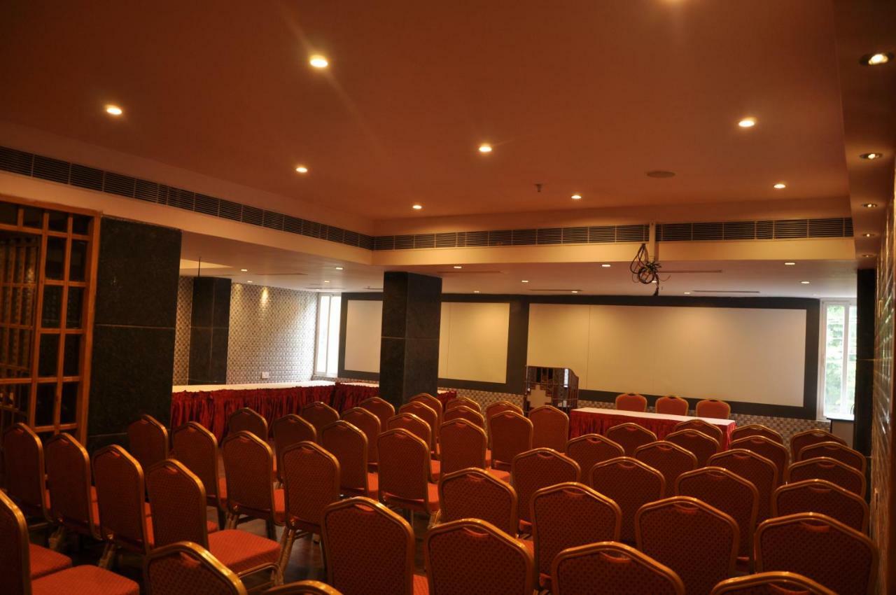 Hotel Krishna Residency Vijayawāda Exterior foto